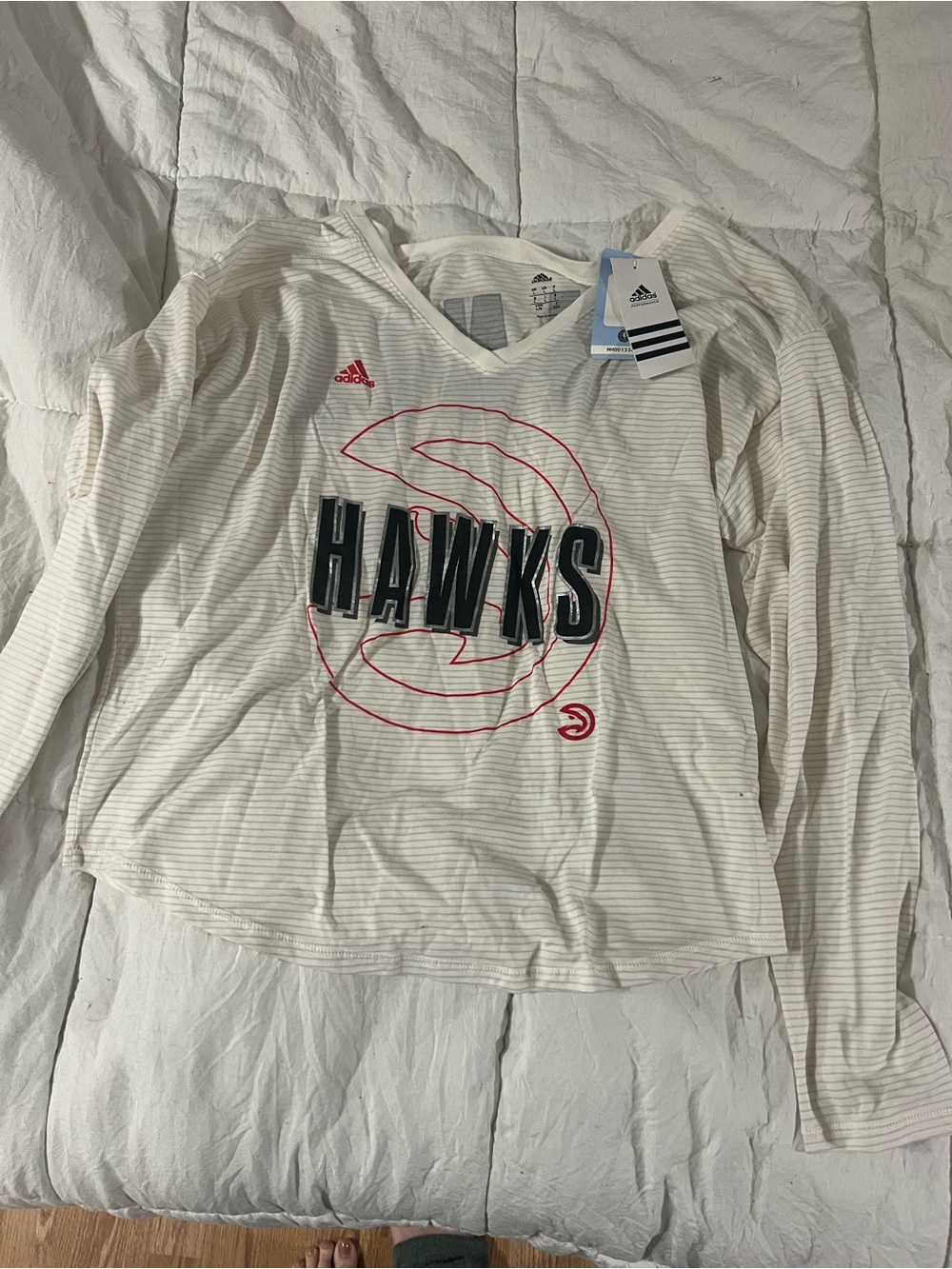 Adidas women’s Atlanta Hawks Long Sleeve Top - White with Red & Black Logo